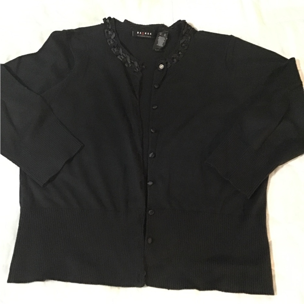 Womans size extra large three-quarter length sleeve button down AXCESS sweater